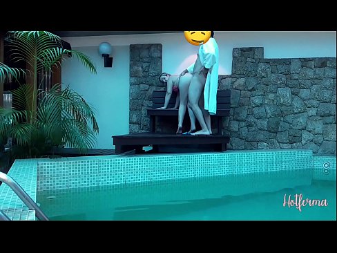❤️ Chefe convida empregada para a piscina, mas não conseguiu resistir a um ❤️ Porno fb em nós