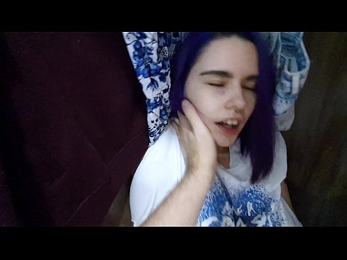 ❤️ Encontrei minha irmã no armário e ajudei-a a se ejacular. ❤️ Porno fb em nós
